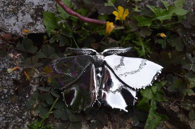 Motten Brosche - Sussex Smaragd Motte Sterling Silber Insekt Handgemachter Natur Inspirierter Schmuck Von Emma Keating von EmmaKeatingJewellery