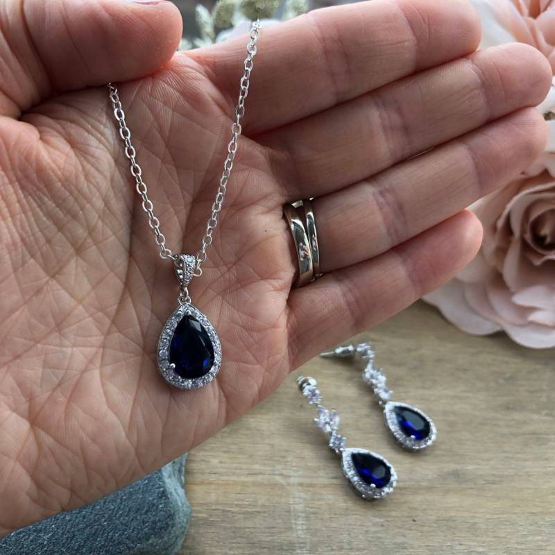 Sapphire Blau Zirkonia Teardrop Halskette Brautschmuck Sapphire Blau Zirkonia Teardrop Halskette Brautschmuck von EmmaRoseTreasures