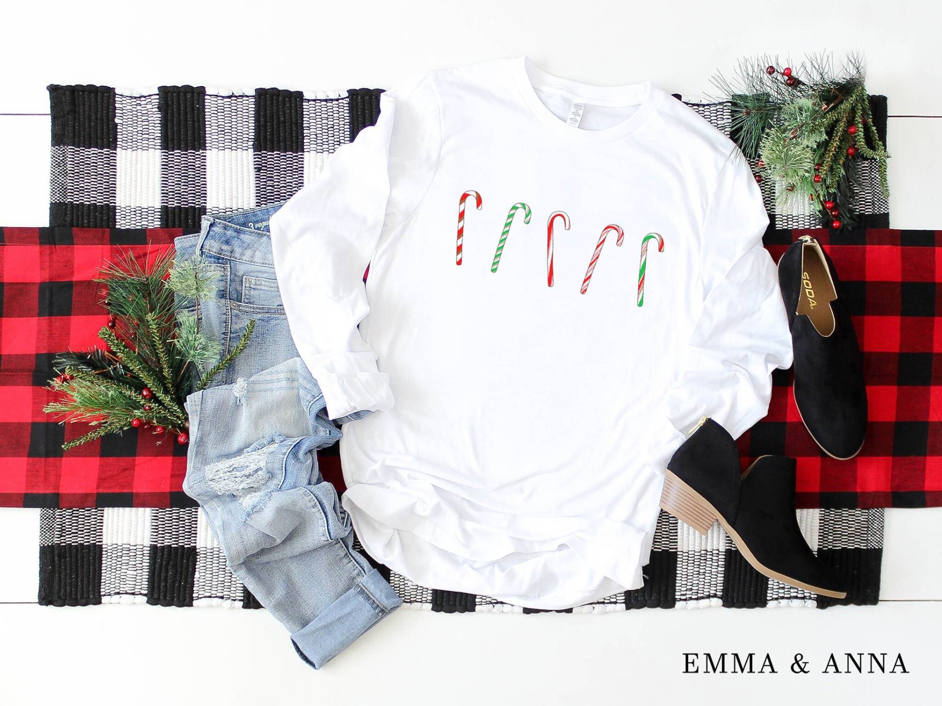 Candy Cane Shirt, Weihnachtsshirts Für Frauen, Langarm-Weihnachtsshirt, Weihnachts-T-Shirt, Weihnachtsgeschenk, Damen Weihnachtsshirt von EmmaandAnnaApparel