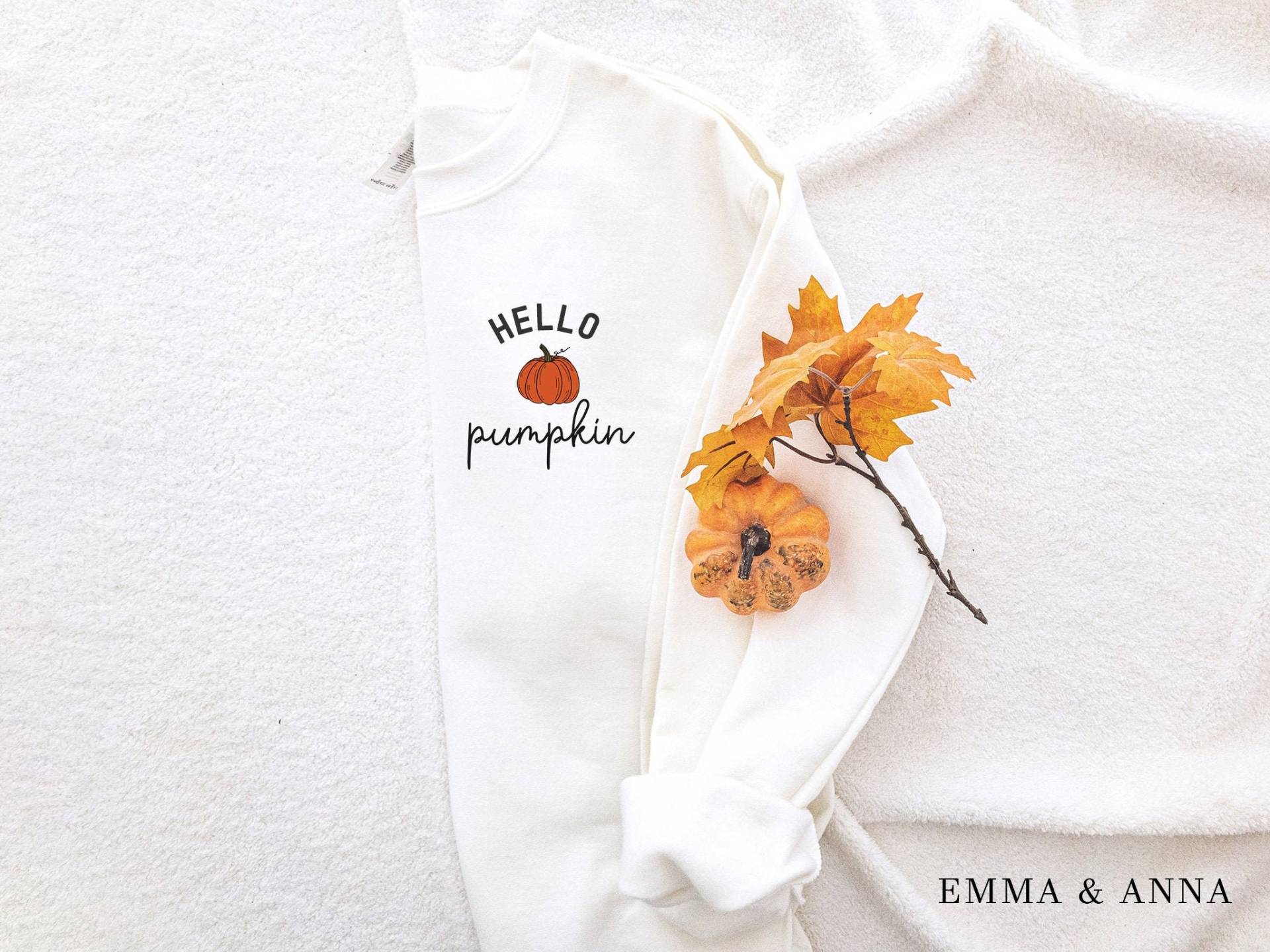 Hallo Kürbis Sweatshirt, Herbst Sweatshirt Für Frauen, Crewneck, Thanksgiving Shirt, Patch Outfit von EmmaandAnnaApparel