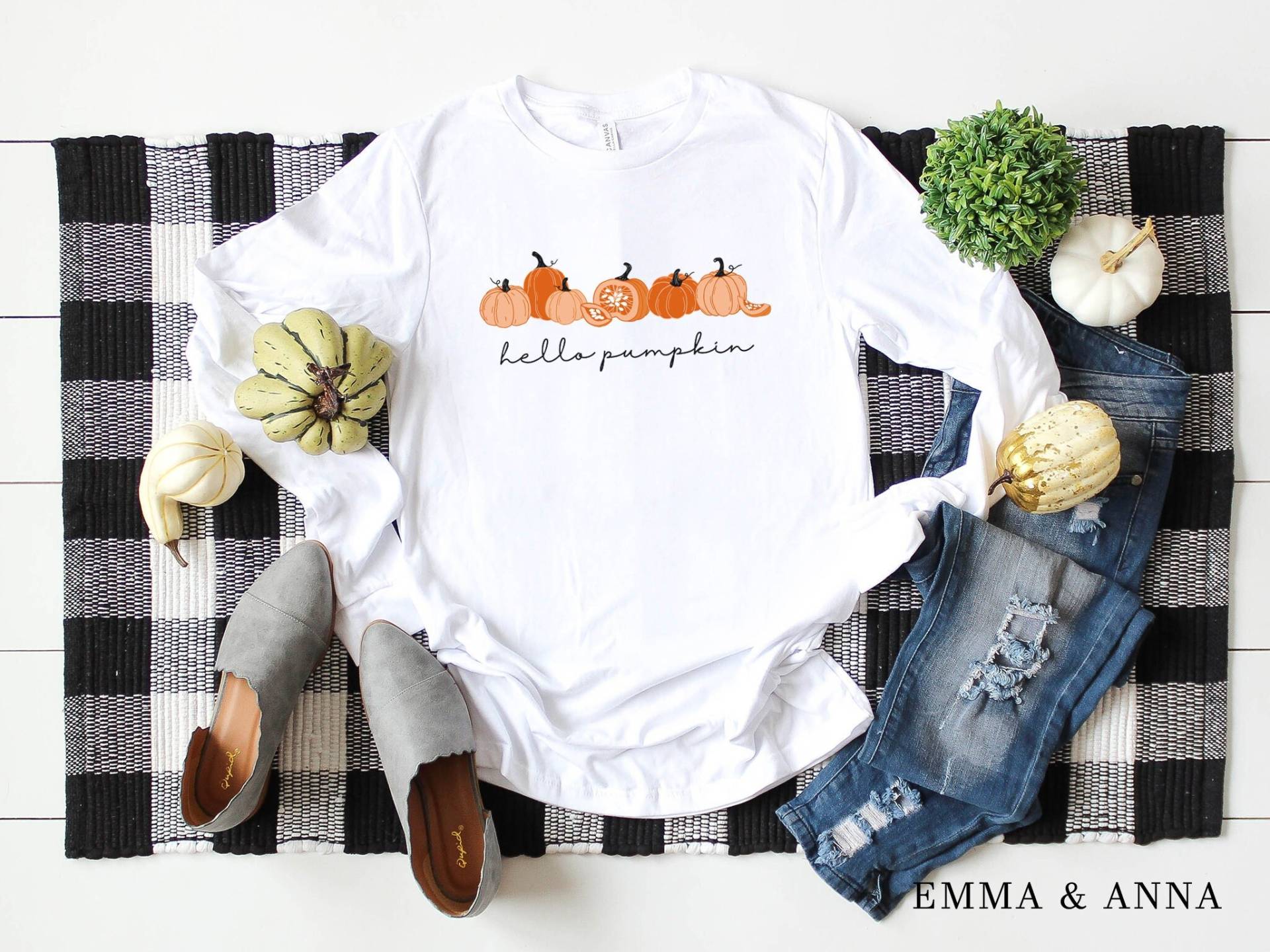 Herbst T-Shirt Für Frauen, T-Shirt, Langarm Hallo Kürbis Shirt, Gewürz Thanksgiving Shirt von EmmaandAnnaApparel