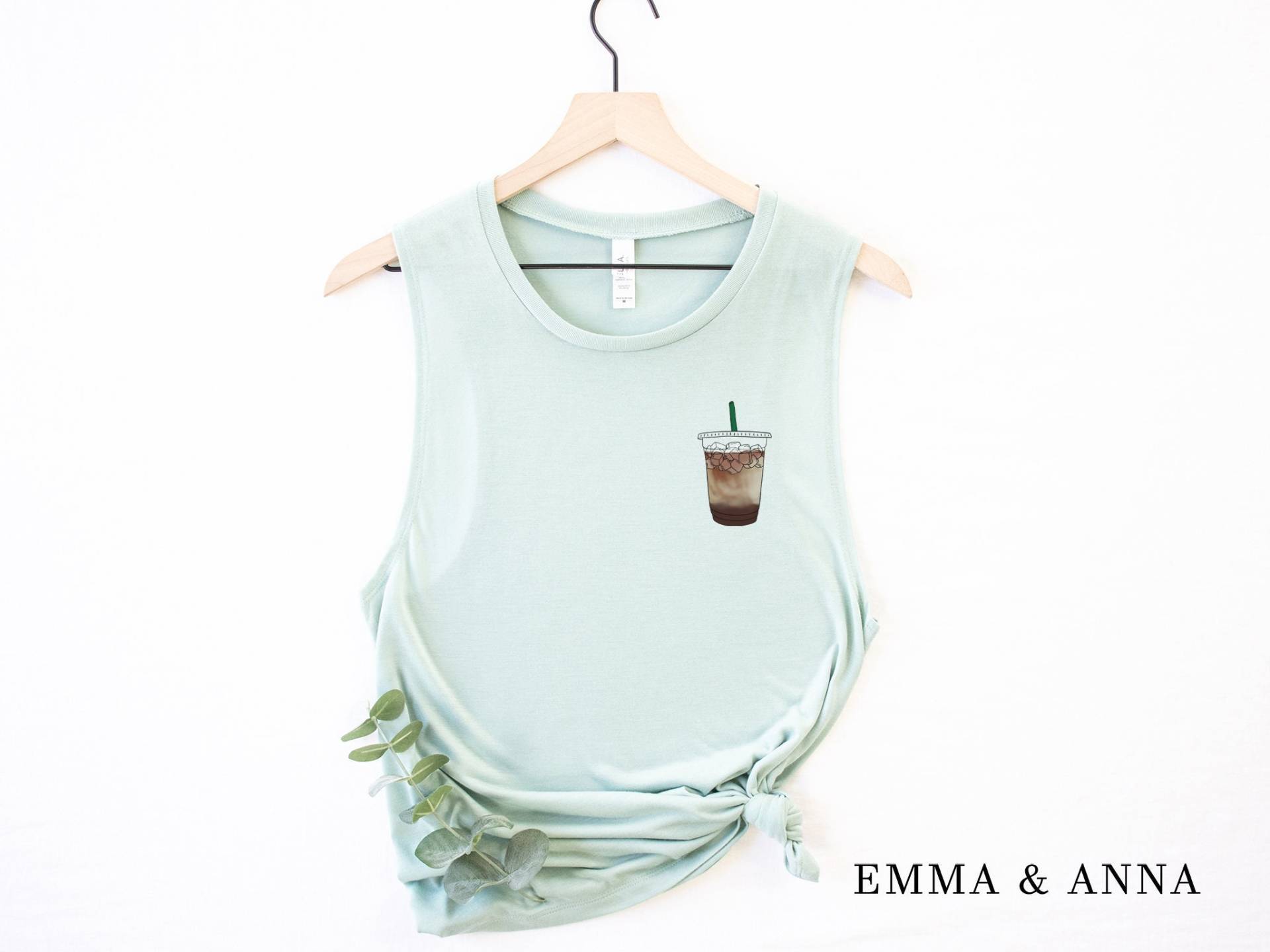 Iced Coffee Tank Top, Shirt, Bring Me An Coffee, Lover Geschenk, Top Für Frauen, Addict von EmmaandAnnaApparel