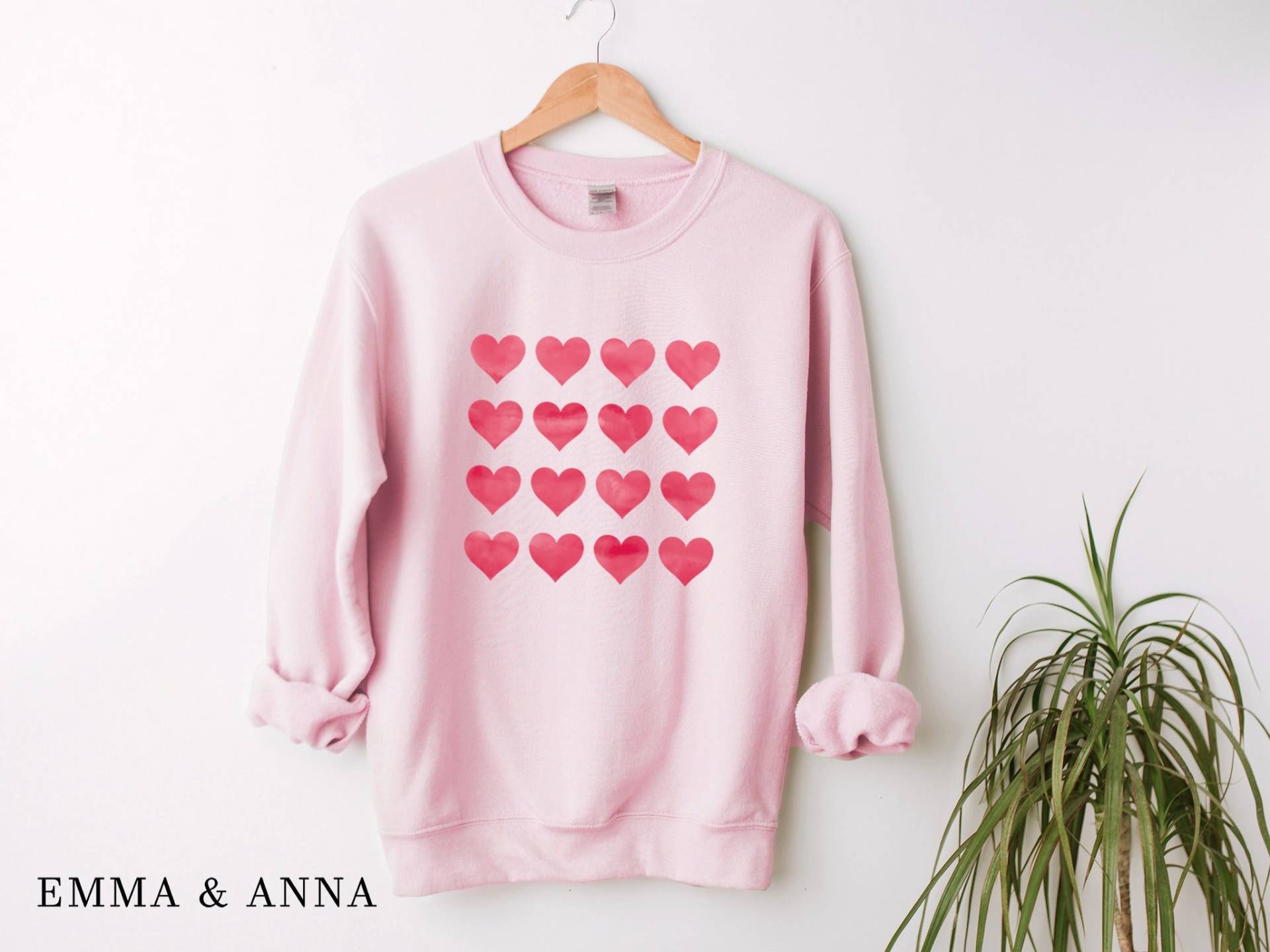 Valentinstag Herz Sweatshirt, Crewneck Shirt Für Frauen, Niedliches von EmmaandAnnaApparel