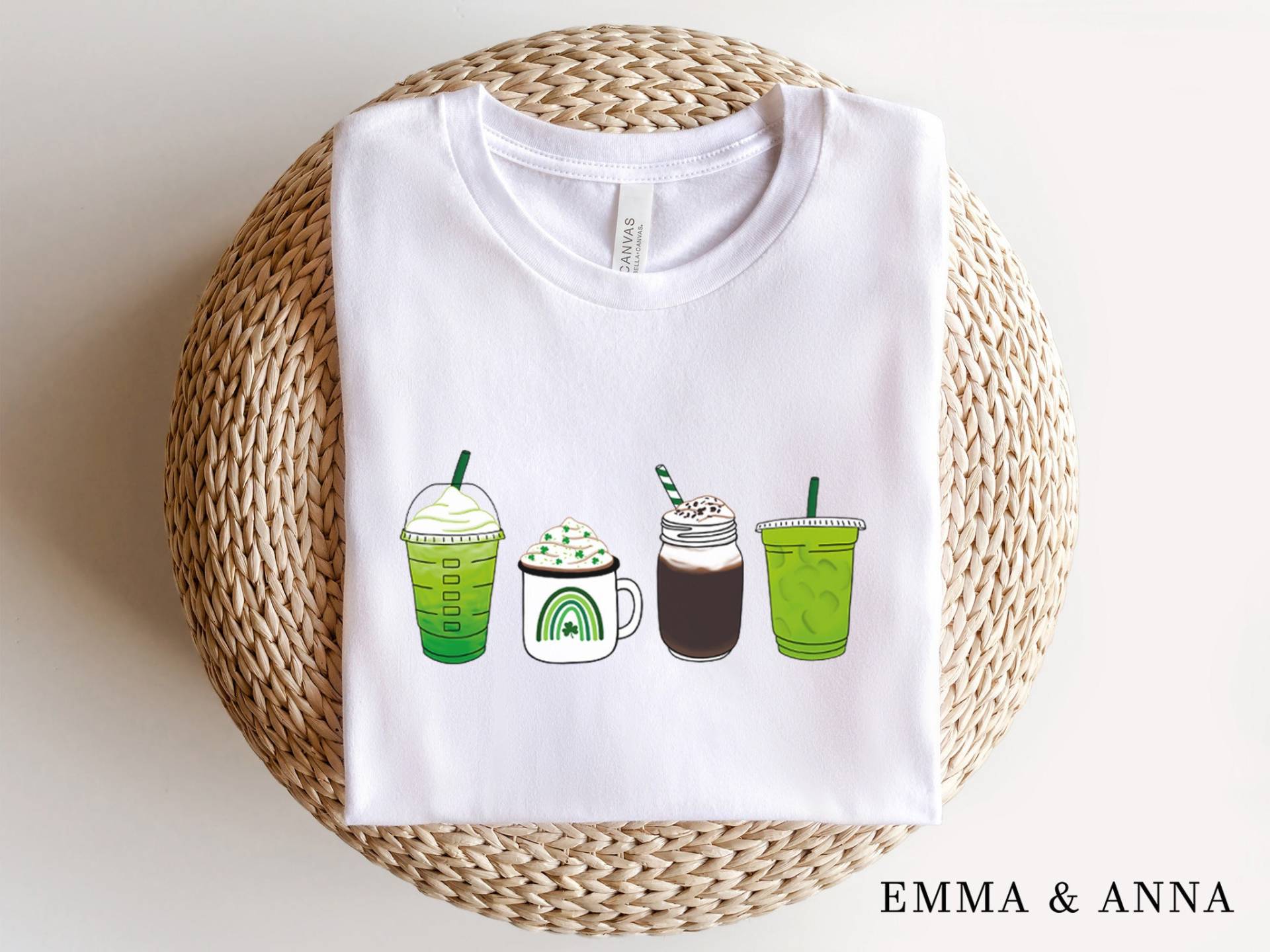 st Patricks Day Kaffee Shirt, Shirts Für Frauen, Shamrock T-Shirt, Lucky Irish Shirt von EmmaandAnnaApparel