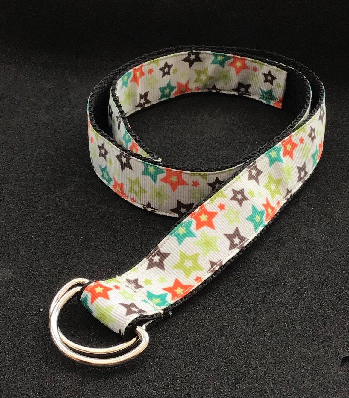 Multicolor Stern Kindergürtel Verstellbar Für Kinder Kleinkind Handgemacht Rosa Multicolor Stern Kindergürtel Verstellbar Für Kinder Kleinkind Handgemacht Rosa von Emmabeescrafts