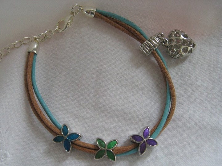 Schickes Lederarmband Mit Modulperlen "Sandy" von EmmasFunkelschaetze