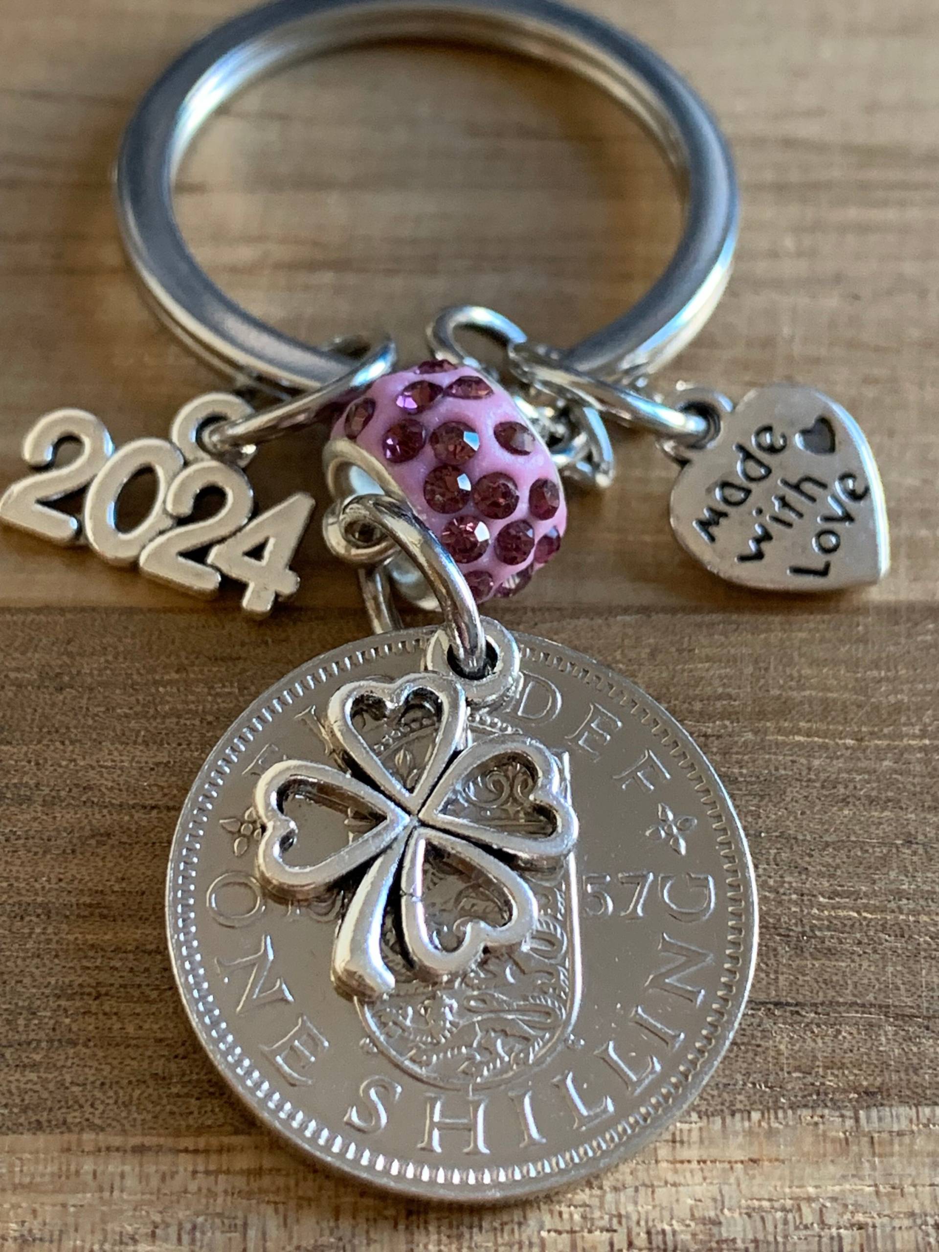 67. Geburtstag Poliert 1957 Lucky Shilling & Four Leaf Clover Charm Schlüsselanhänger Oder Jubiläum Geschenk Für Sie in Geschenktasche von EmmasgiftshopStore