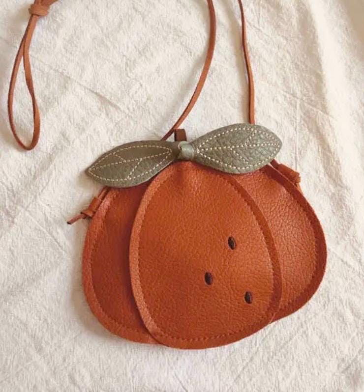 Tasche Für Kinder Kürbis. Umhängetasche Kindertasche. Geschenk Nikolaus. Geldbeutel. Täschchen. Handtasche Kinder. Herbst Halloween Tasche Für Kinder Kürbis. Umhängetasche Kindertasche. Geschenk Nikolaus. Geldbeutel. Täschchen. Handtasche Kinder. Herbst Halloween von EmmaundAntonShop