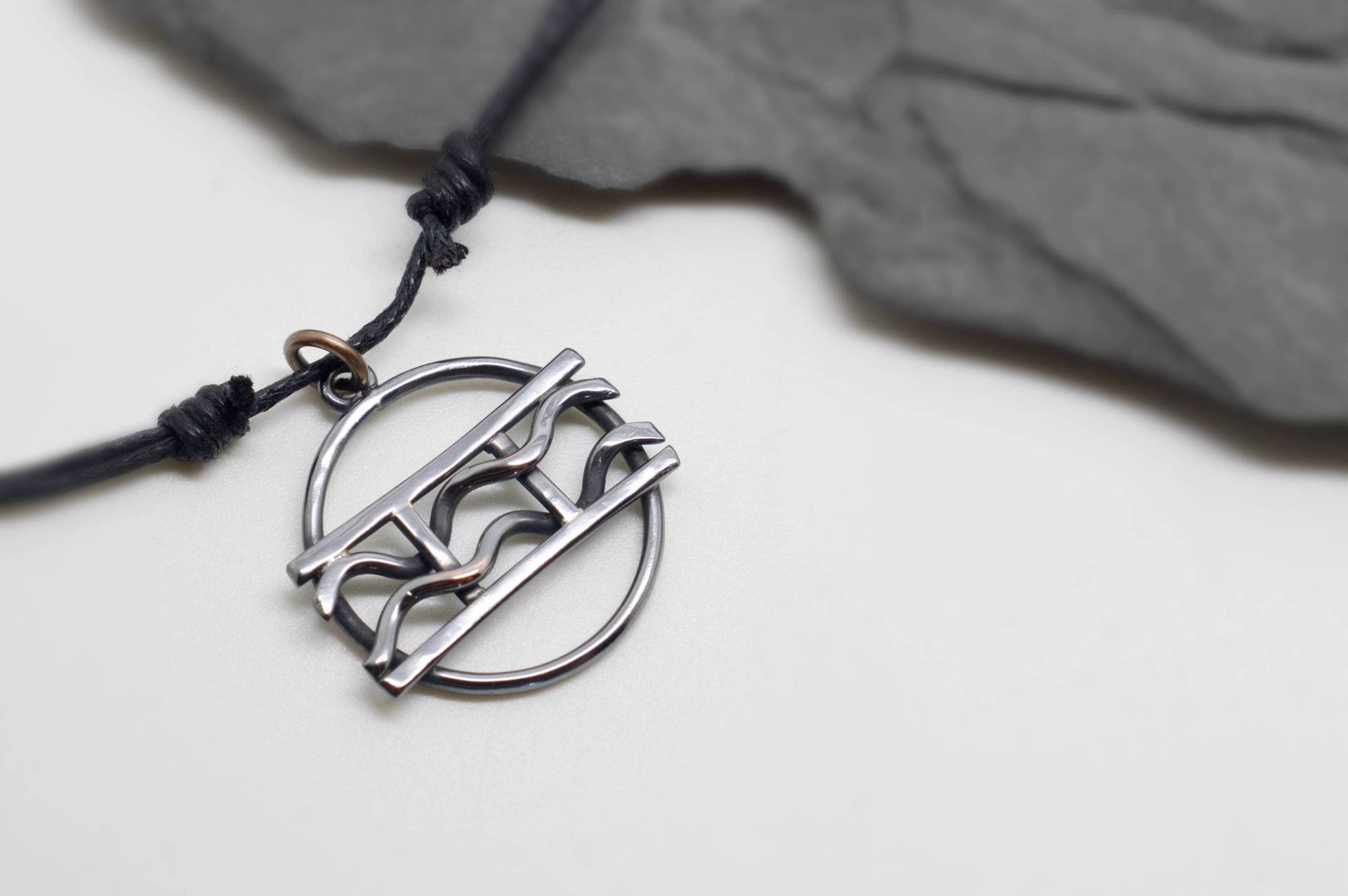 Gemini Wassermann Kette Aus Oxidiertem Kupfer Gemini Wassermann Kette Aus Oxidiertem Kupfer von EmmielousHandmades