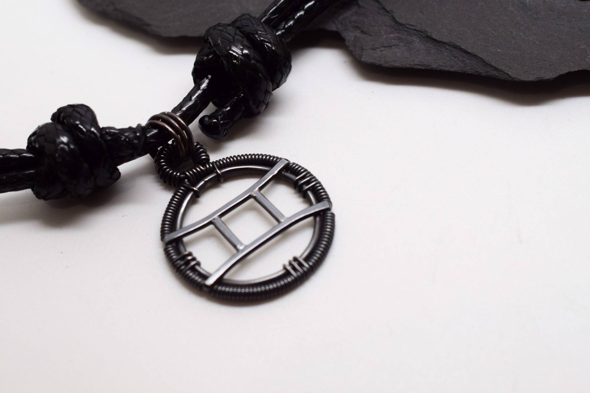 Oxidiertes Kupfer Zwilling Sternzeichen Kette Handgemachter Astrologie Anhänger Oxidiertes Kupfer Zwilling Sternzeichen Kette Handgemachter Astrologie Anhänger von EmmielousHandmades