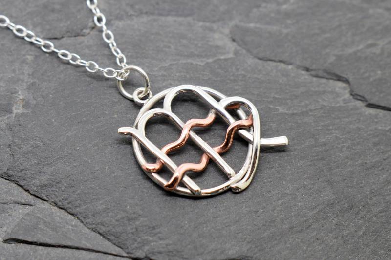 Virgo Aquarius Halskette Aus Sterling Silber Und Poliertem Kupfer Kombiniert Sternzeichen Virgo Aquarius Halskette Aus Sterling Silber Und Poliertem Kupfer Kombiniert Sternzeichen von EmmielousHandmades