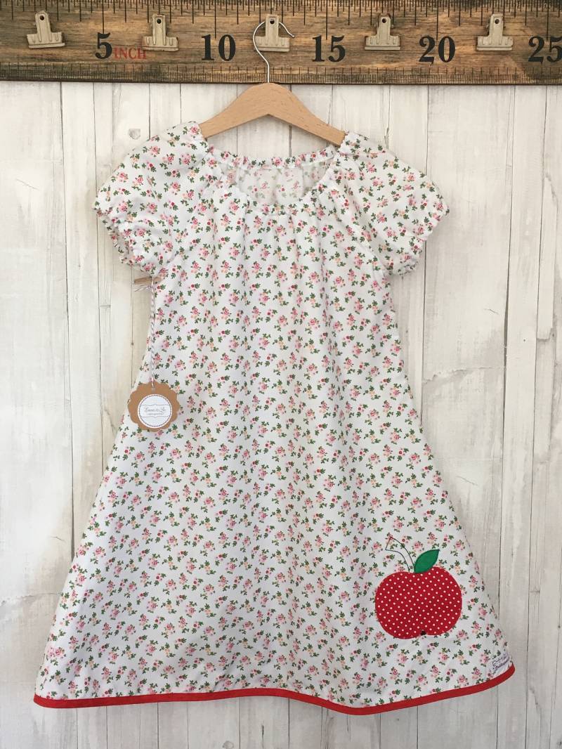 Gr. 110/116 Kleid/Tunika in Weiß Mit Blümchenmuster Für Mädchen Apfel Blusenkleid Emmiundliv Oberteil von EmmiundLiv