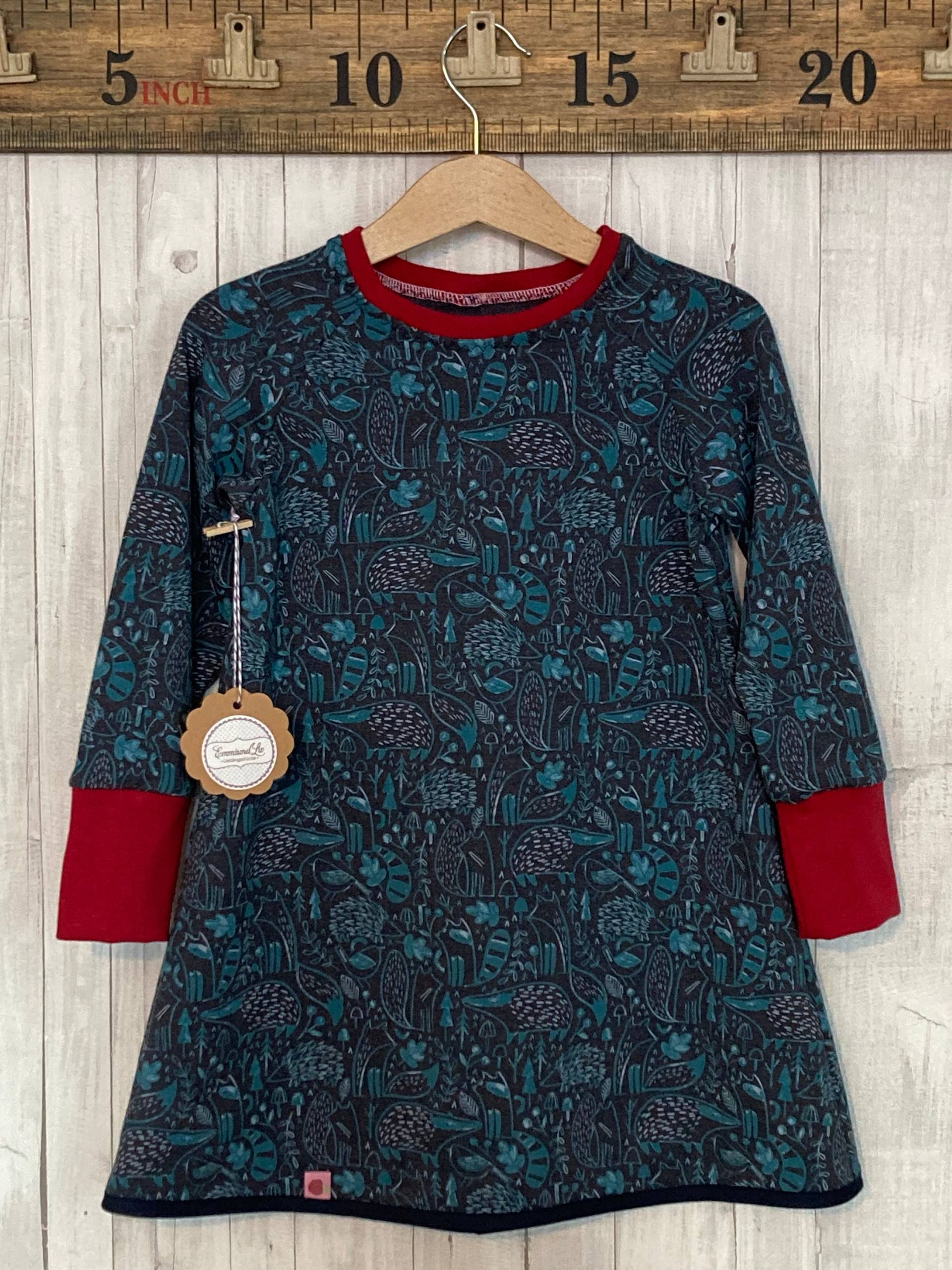 Gr. 98 Jersey Langarm Oberteil/Kleid Waldtiere Dunkelblau Emmiundliv von EmmiundLiv