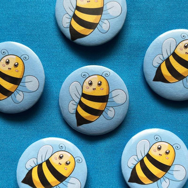 Biene Button | Süße Zeichnung von EmmyArtandDesign
