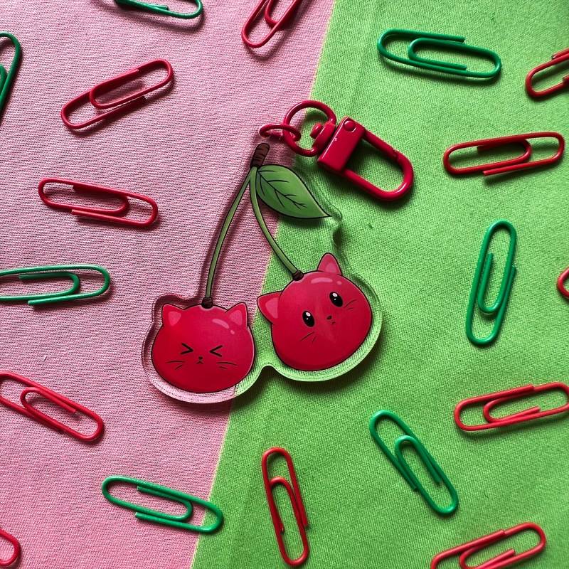 Kirschkatze Acryl Schlüsselanhänger | Süße Zeichnung von EmmyArtandDesign