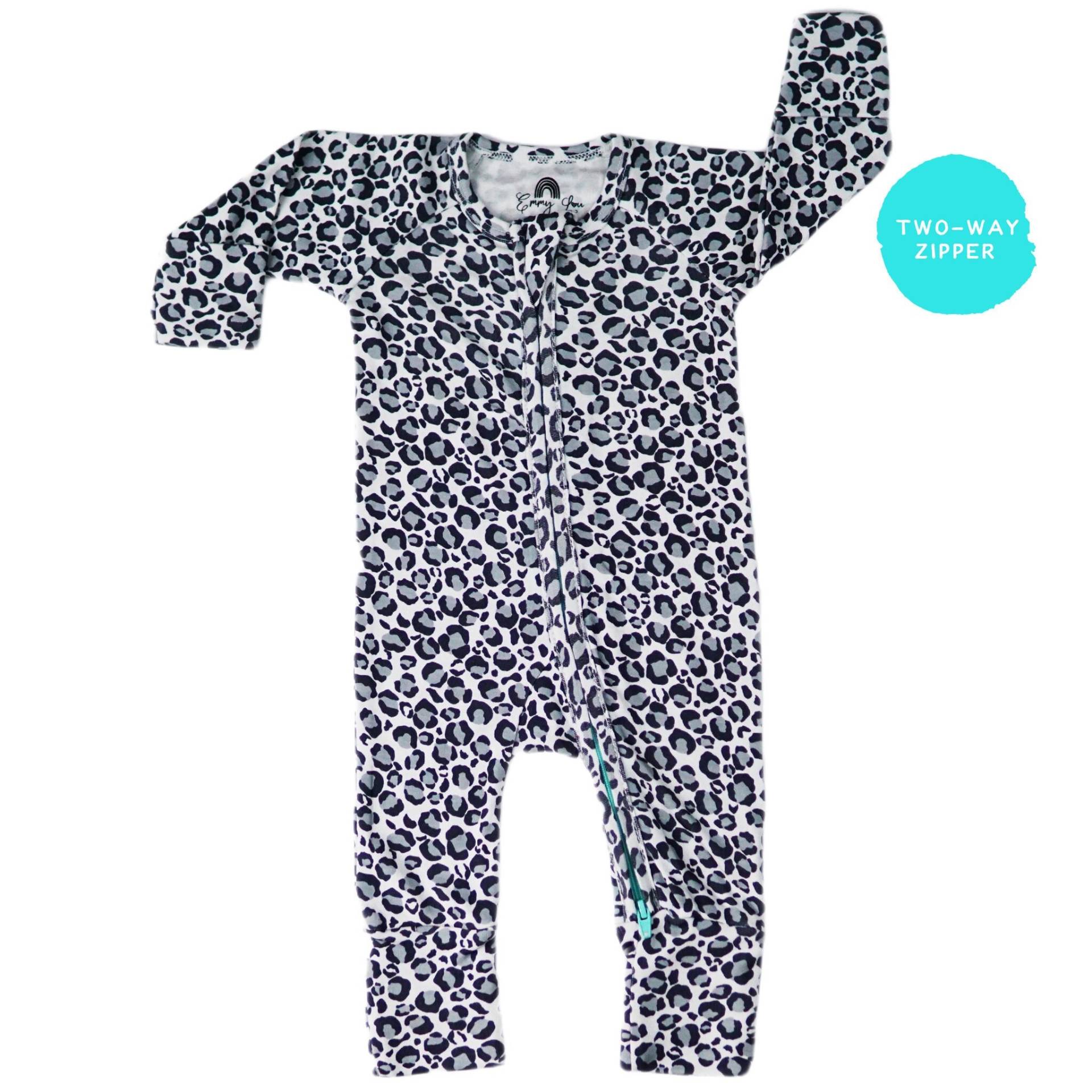 Leopard Baby Schlafanzug, Shower Geschenk Für Mädchen, Bio 2 Wege Reißverschluss Mädchen Schnee Sleeper von EmmyLouApparel