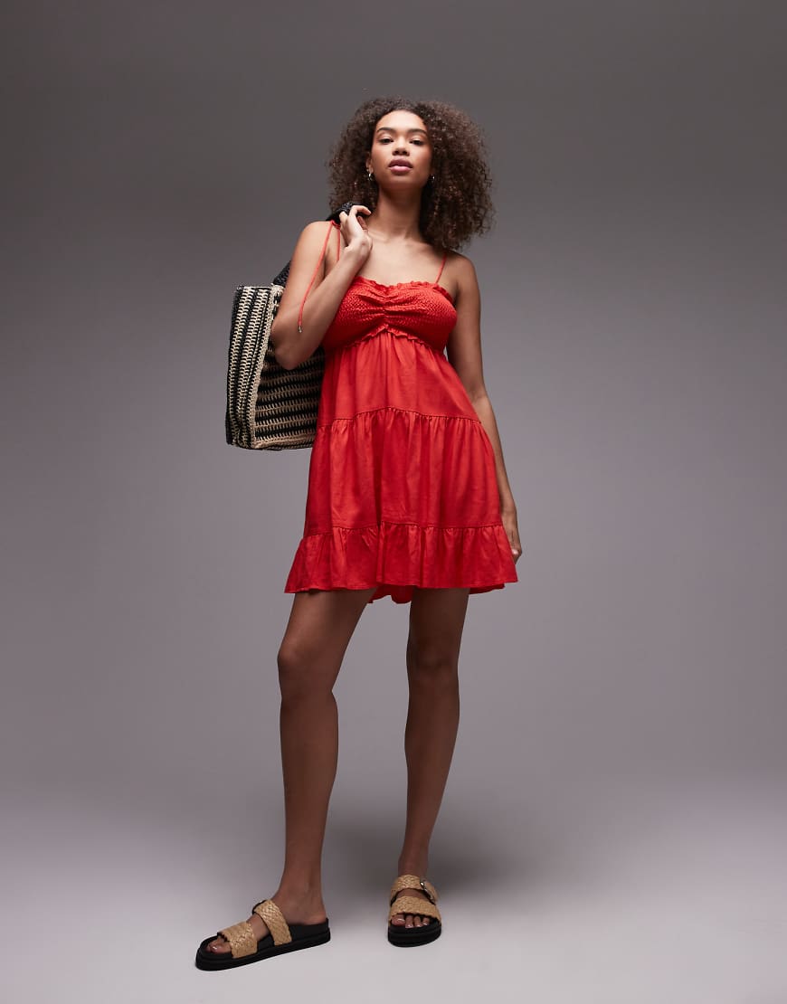 Emory Park - Gestuftes Leinen-Minikleid in Rot mit Bindeträgern von Emory Park