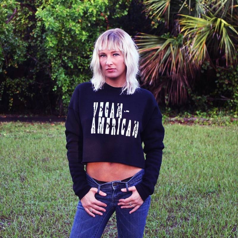 Vegan-American Crop Sweatshirt von EmpathHeartCo