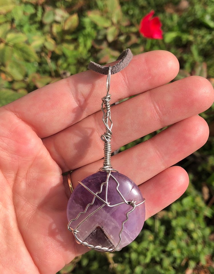 Amethyst Cabochon Draht Gewickelt Anhänger von EmpathMoonGems