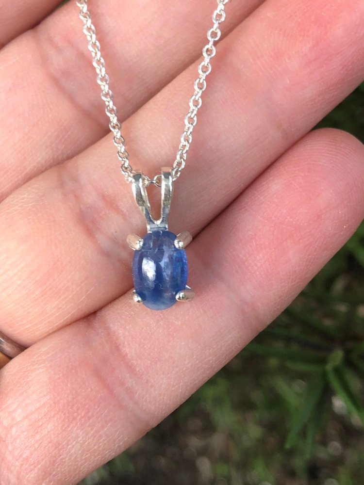 Blaue Kyanit Cabochon Sterling Silberkette 18" von EmpathMoonGems