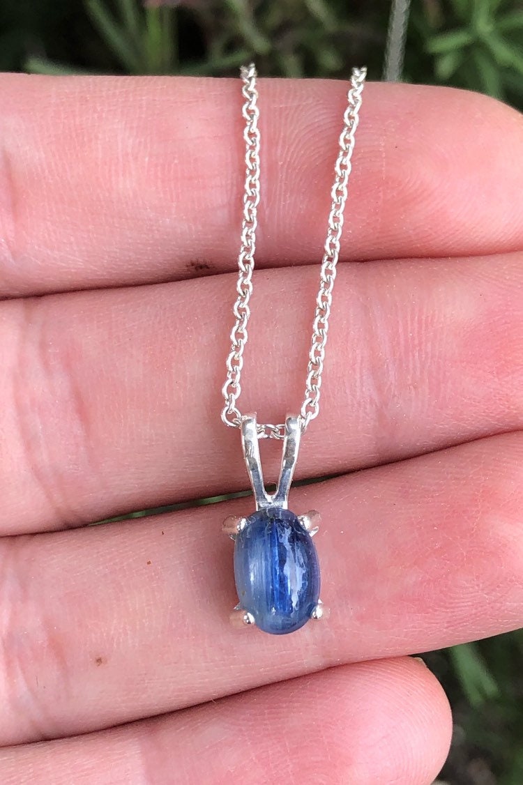 Blaue Kyanit Cabochon Sterling Silberkette 18" von EmpathMoonGems