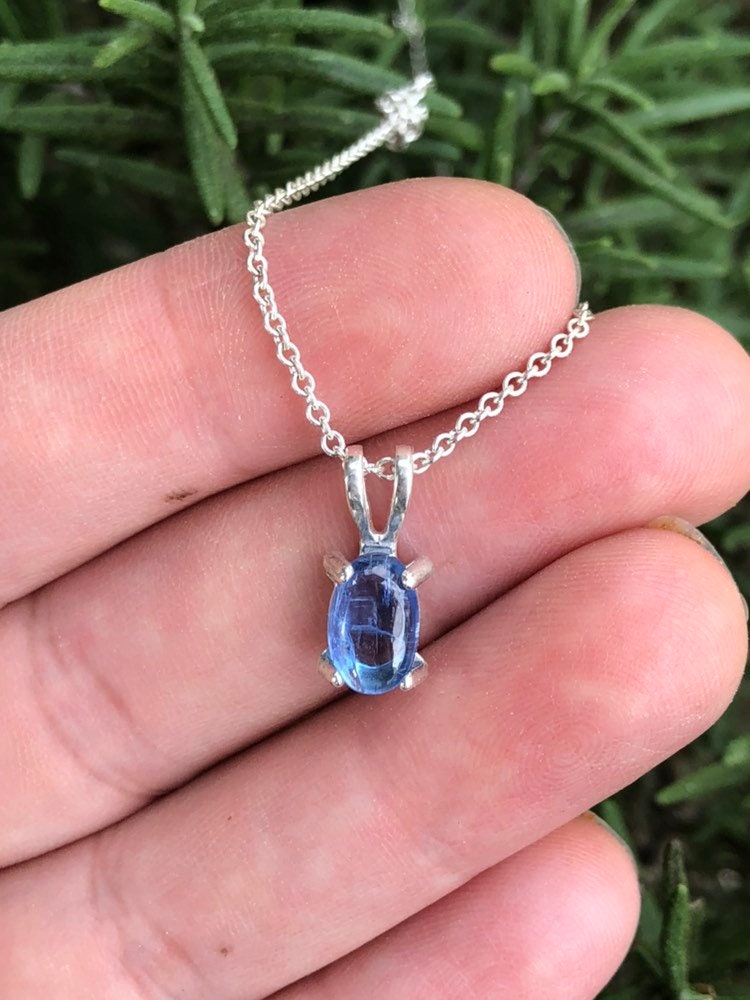 Blaue Kyanit Cabochon Sterling Silberkette 18" Blaue Kyanit Cabochon Sterling Silberkette 18" von EmpathMoonGems