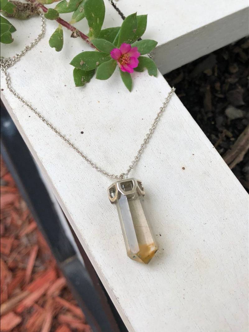 Golden Rutil Quarz Punkt Aus Himalaya-Gebirge Und Sterling Silber Halskette Golden Rutil Quarz Punkt Aus Himalaya-Gebirge Und Sterling Silber Halskette von EmpathMoonGems
