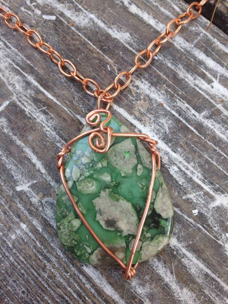 Riesige Variscite Cabochon Aus Utah. Anhänger Verpackt in Kupfer Auf Gliederkette Riesige Variscite Cabochon Aus Utah. Anhänger Verpackt in Kupfer Auf Gliederkette von EmpathMoonGems