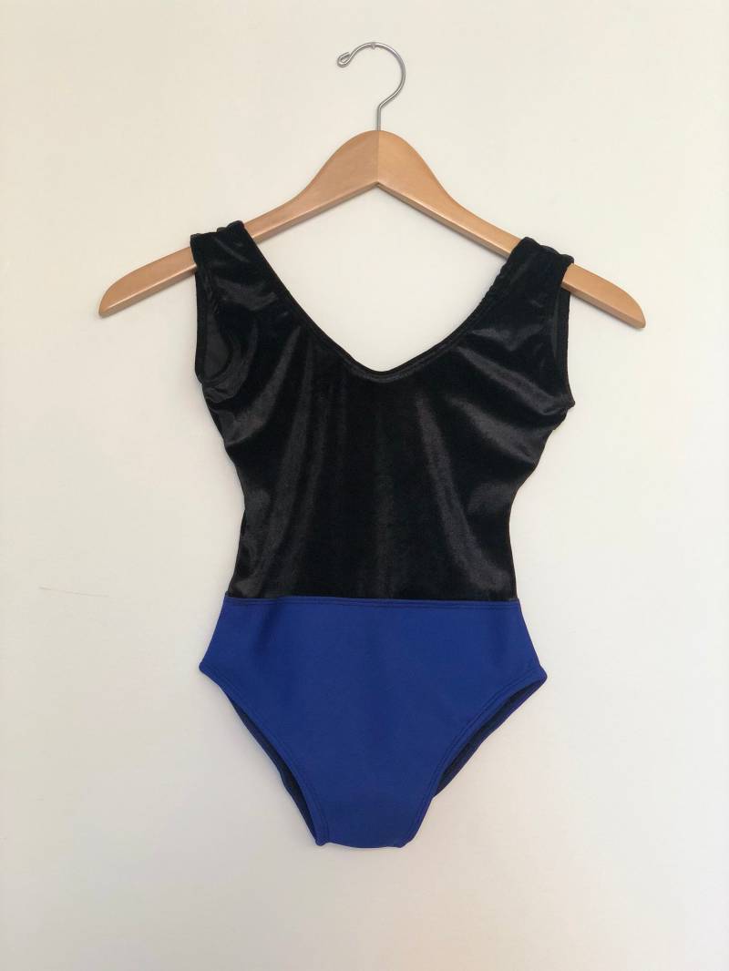 Blaues Und Schwarzes Samt-Trikot Blaues Und Schwarzes Samt-Trikot von Empiretiaras