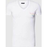 Emporio Armani T-Shirt mit V-Ausschnitt Modell 'RAINBOW LOGO' in Weiss, Größe M von Emporio Armani