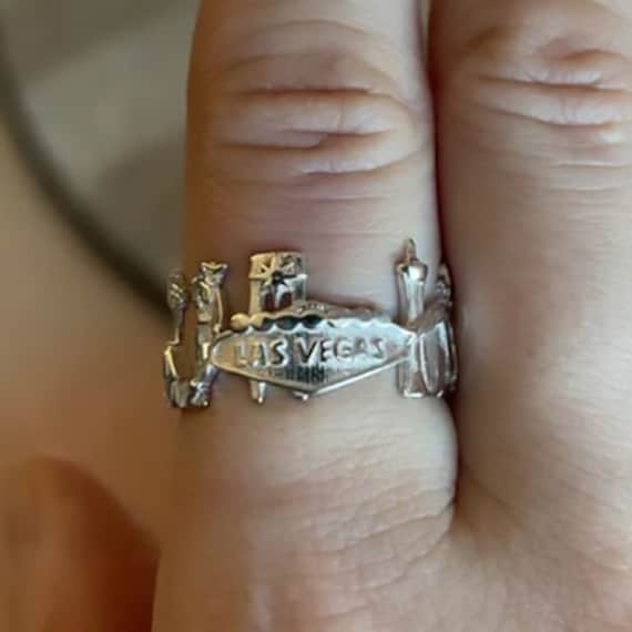 Las Vegas Skyline Ring Sterlingsilber Stadtbild Statement Schmuck Las Vegas Skyline Ring Sterlingsilber Stadtbild Statement Schmuck von EmporioDesign
