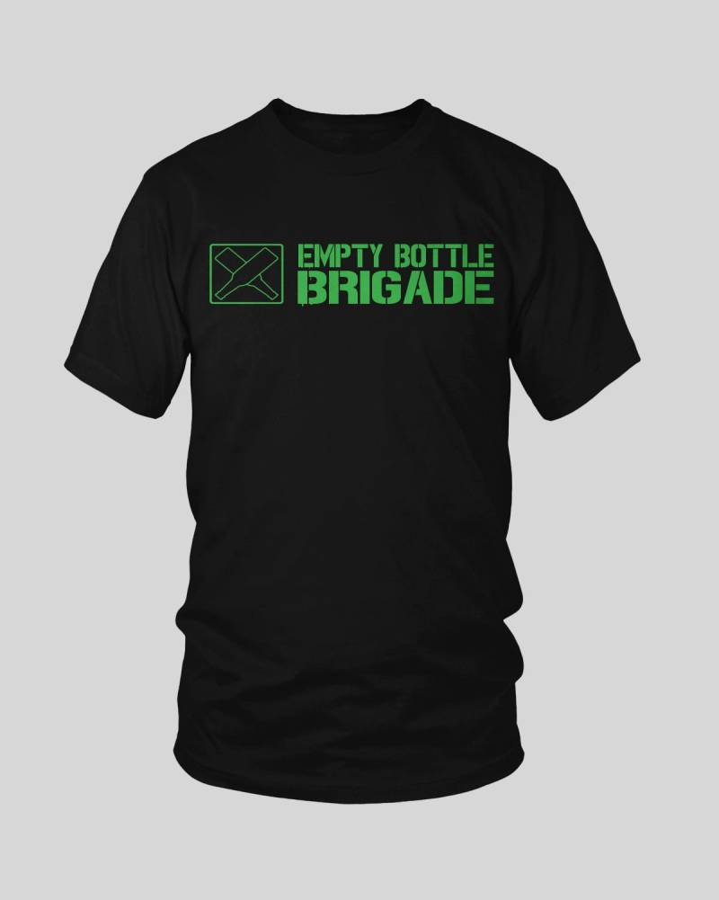 Leere Flasche Brigade Banner Logo T-Shirt Leere Flasche Brigade Banner Logo T-Shirt von EmptyBottleBrigade