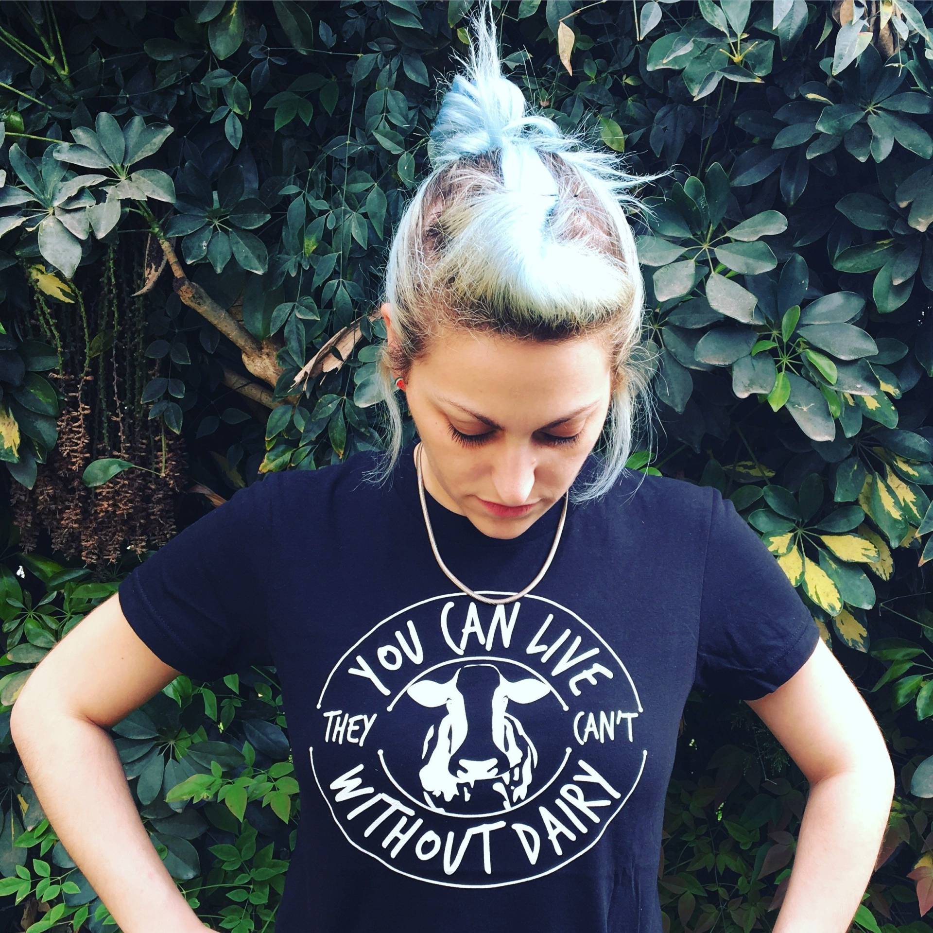 Ohne Molkerei T-Shirt, Vegan Anti-Milch, Fleisch Frei, Milchfrei, Bekleidung, Pflanzenbasierte Shirt, Tierrechte, Tierbefreiung Ohne Molkerei T-Shirt, Vegan Anti-Milch, Fleisch Frei, Milchfrei, Bekleidung, Pflanzenbasierte Shirt, Tierrechte, Tierbefreiung von EmptyCagesClothing