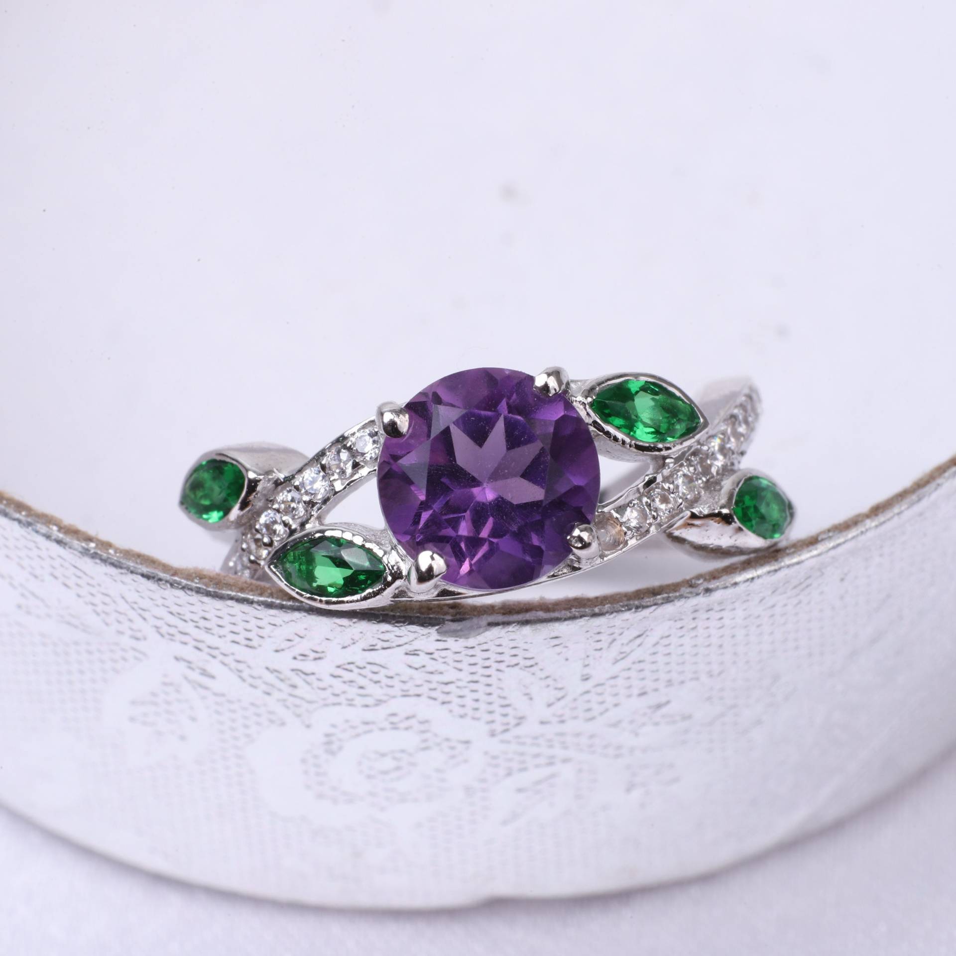 Smaragd Mit Amethyst Ring Verlobungsring Vintage 925 Sterling Silber Geburtsstein Ehering Personalisiertes Geschenk Für Sie von Empyreanjewellers