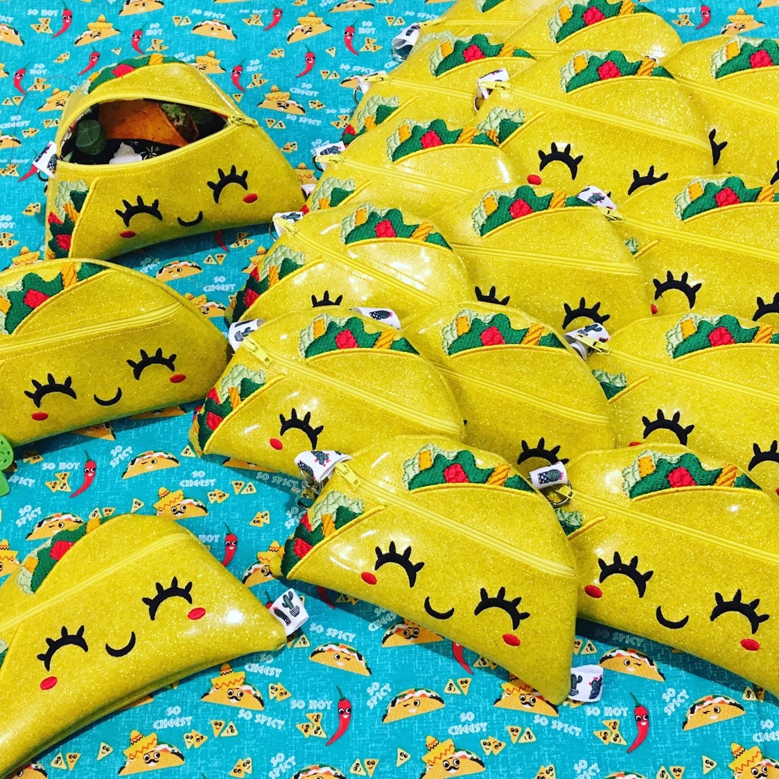 Taco Geldbörse/Wechseltasche Rucksackzubehör Back To School Lunch Schlüsselanhänger Beutel Taco Geldbörse/Wechseltasche Rucksackzubehör Back To School Lunch Schlüsselanhänger Beutel von EmsMonogramsAndGifts