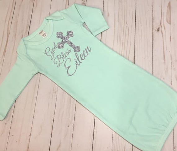 Personalisiertes Taufkleid Gott Segne Baby-Taufandenken von EmsMonogramsKids