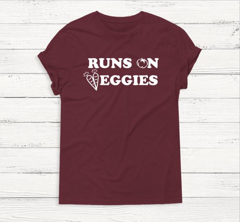 Läuft Auf Veggies Shirt - Vegetarisch Pflanzen Bezogen Gemüse Sweatshirt Bio Humor Witzig Geschenk von Emtizee
