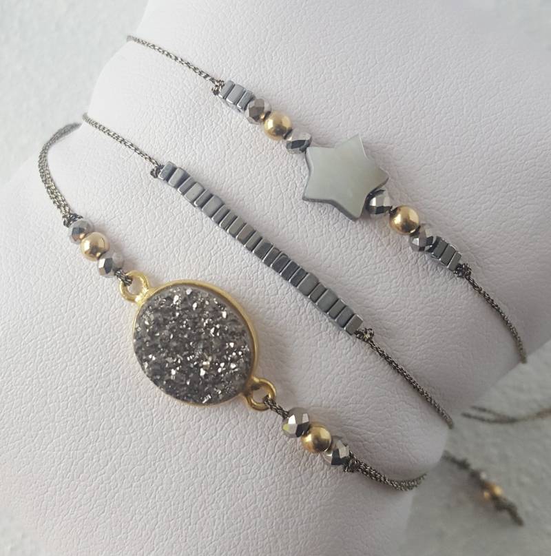Druzy Stapelbar Verstellbare Armband Mit Hämatitperlen Und Vergoldeten Perlen von EnReflet