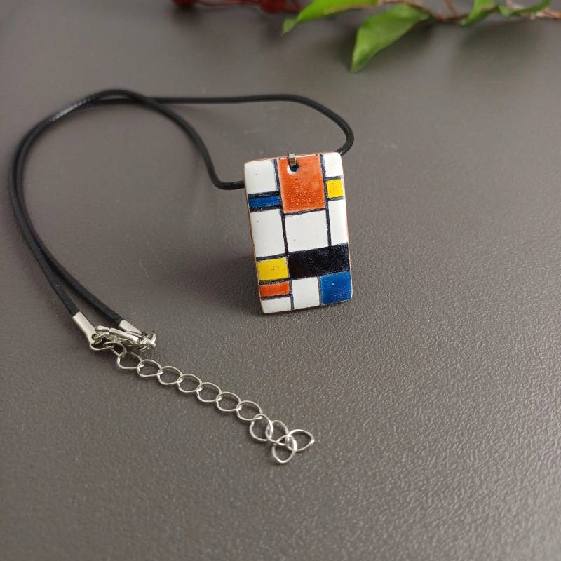 Kette Mit Emaille-Anhänger Nach Mondrian Motiv, Handgefertigt Und Handbemalt, Einzelstück, Schmuck, Selbstgemacht, Geschenk Kette Mit Emaille-Anhänger Nach Mondrian Motiv, Handgefertigt Und Handbemalt, Einzelstück, Schmuck, Selbstgemacht, Geschenk von EnamelAnn
