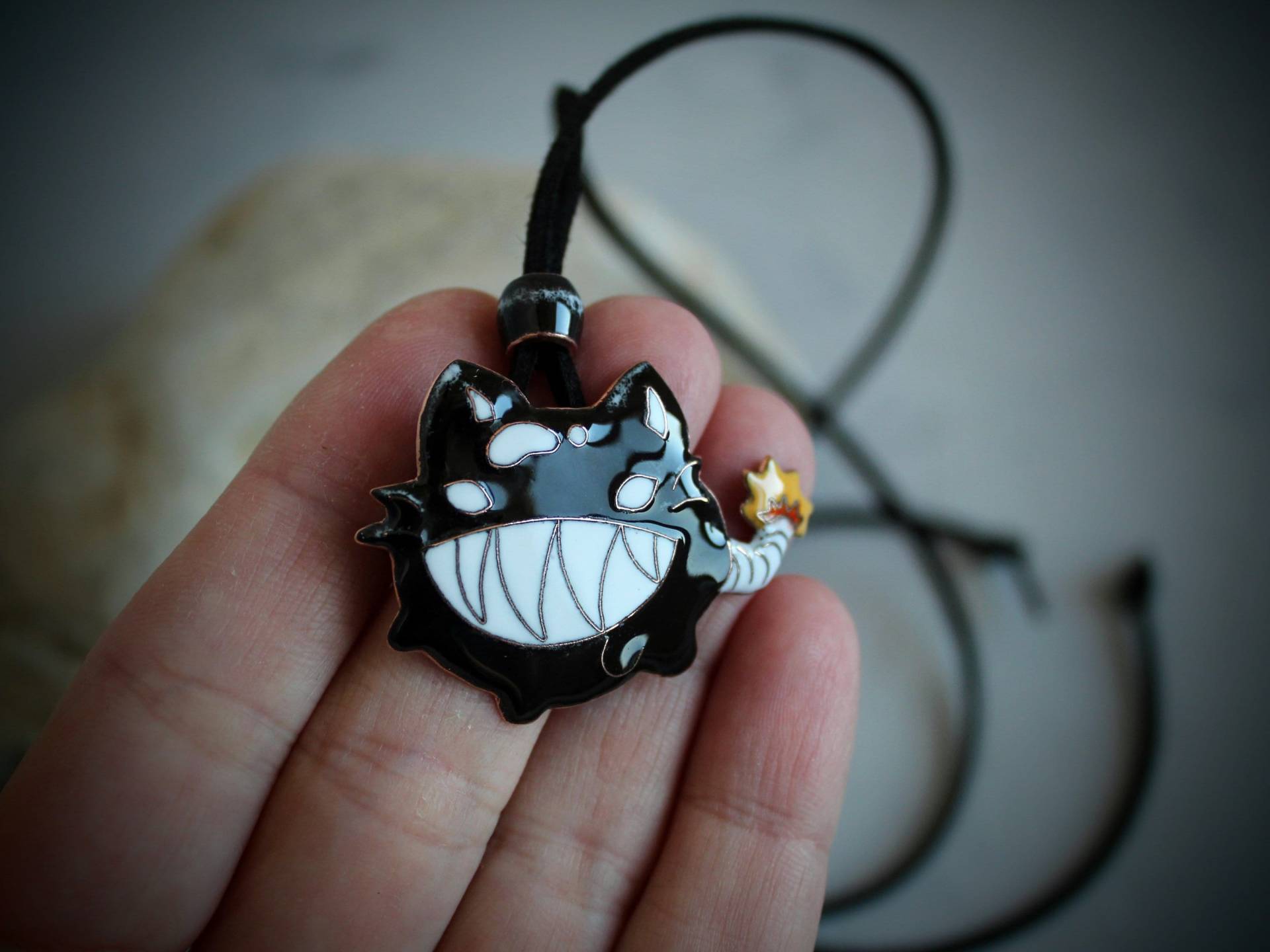Lustige Schwarze Katze Anhänger Oder Pin Handgemachte Kupfer Und Glas Emaille Halskette Lustige Schwarze Katze Anhänger Oder Pin Handgemachte Kupfer Und Glas Emaille Halskette von EnamelMagic