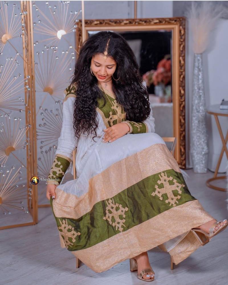 Grünes Und Goldenes Herren/Habesha Trachtenkleid von EnatHabeshaShop