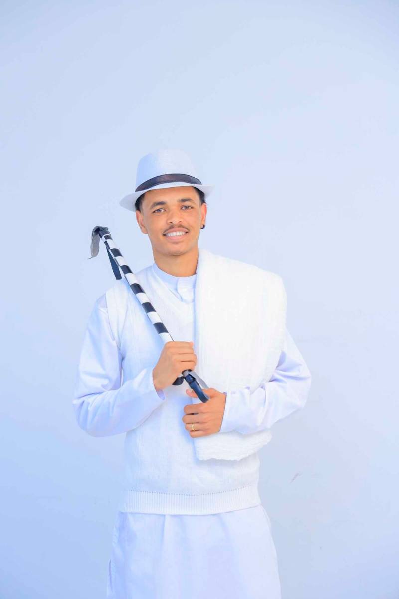 Habesha Mens Komplettes Hemd Mit Netela, Traditionellem Stock Und Hut von EnatHabeshaShop