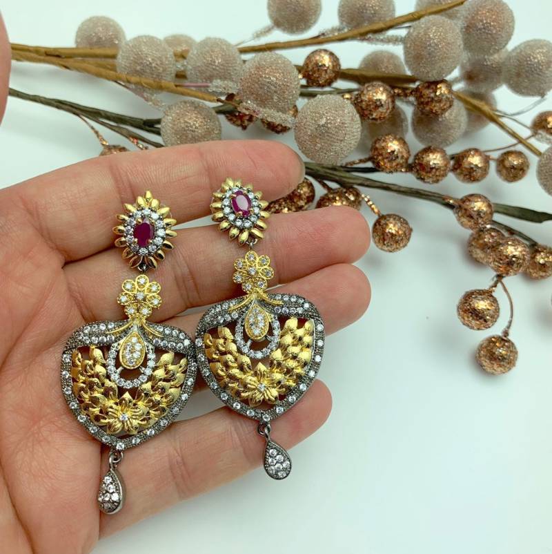 Fast Going | Kleine Cubic Zirkonium Statement Ohrringe Versilberte Fast Going | Kleine Cubic Zirkonium Statement Ohrringe Versilberte von Enayahs
