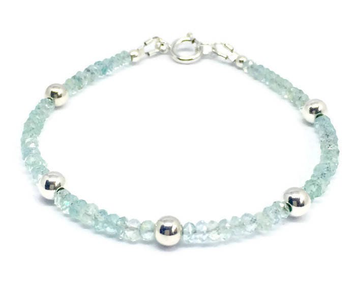 Aquamarin Armband, März Geburtsstein, Hochzeit Schmuck, Armband Stapeln, Geschenk Für Sie, Edelstein Schmuck von EncarnaJewellery