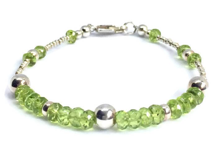 Peridot Armband, August Geburtsstein, Sterling Silber Perlen, Stapeln Edelstein Geburtsstein Geschenk Für Sie von EncarnaJewellery
