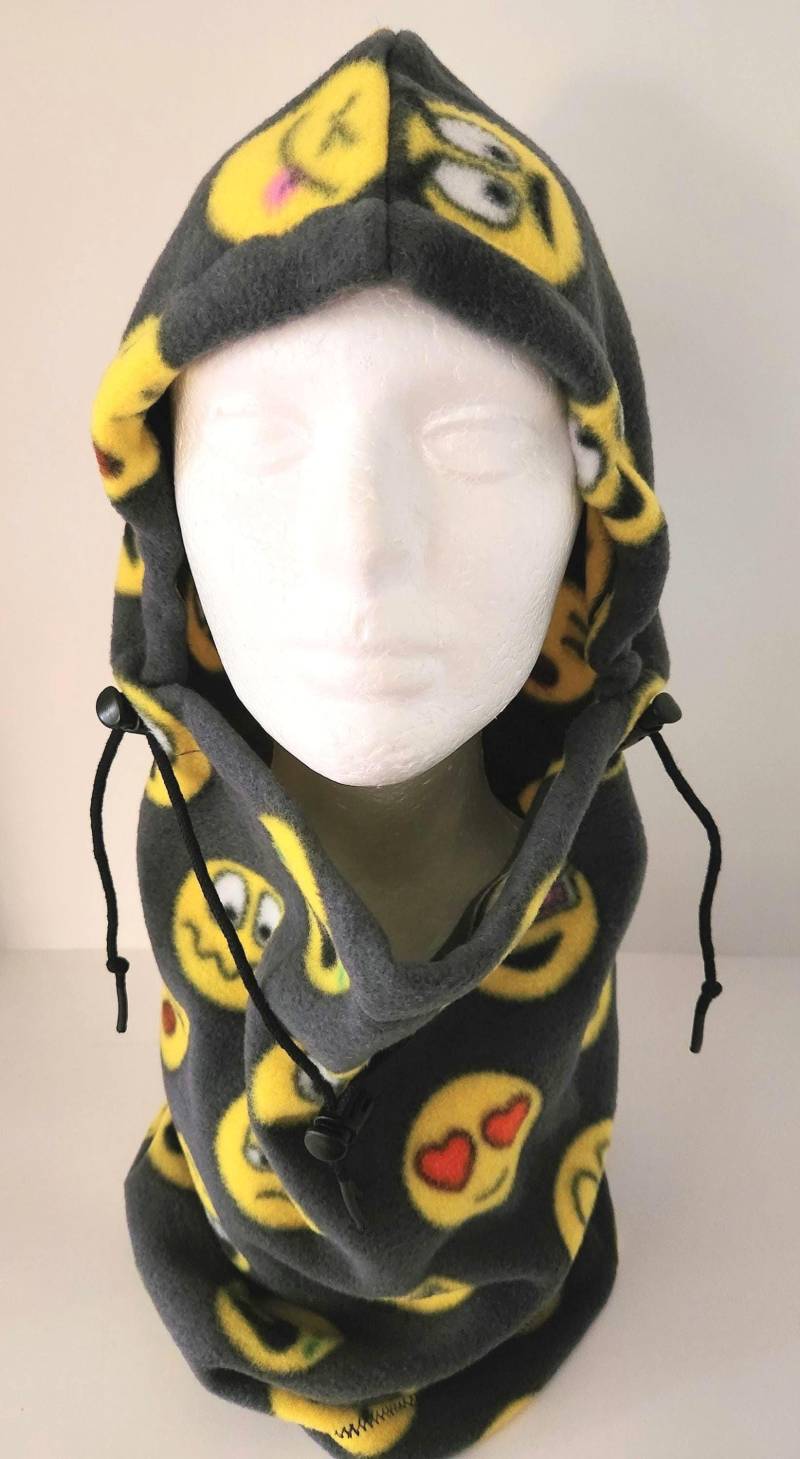 Emoticon Fleece Balaclava Hut, Emoji Mütze, Graue Geschenk Für Sie, Ihn, Halswärmer, Einzigartiges Handgemachtes Geschenk, Wintermütze von EnchantedAcresDesign