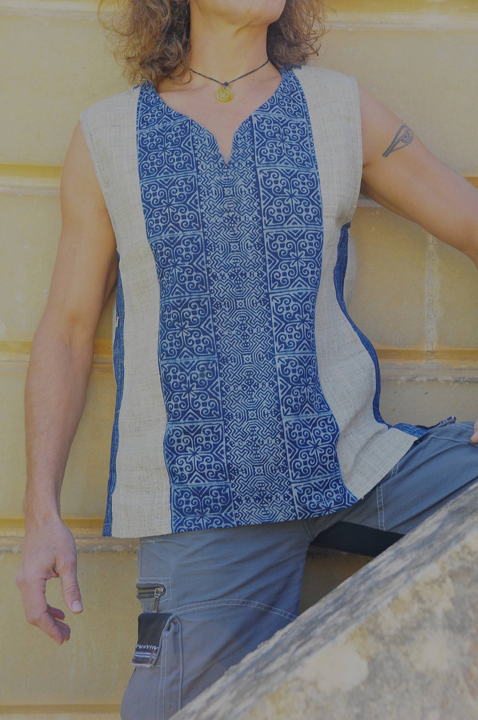 Ärmelloses Shirt Aus Hanf Blaue Block-Print-Öko-Weste von EnchantedClothing