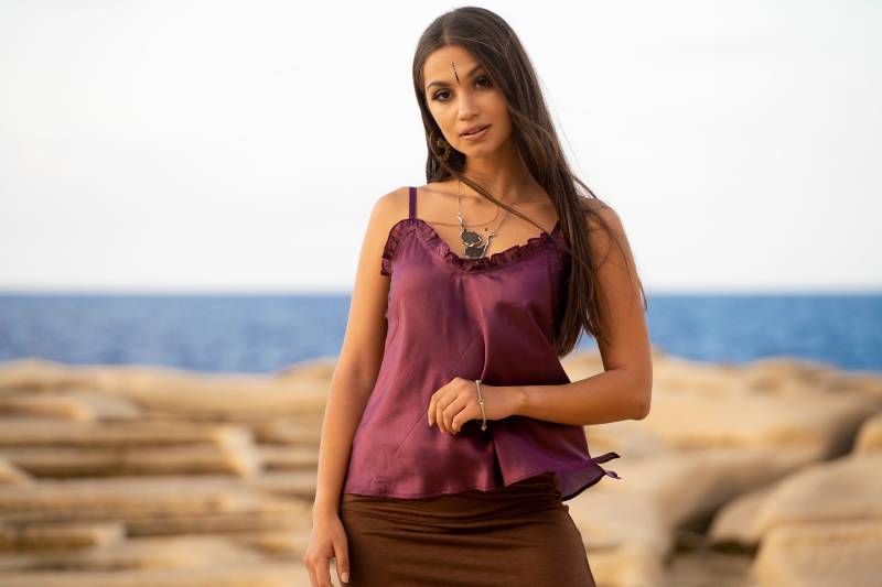 Feine Seide Top Magenta Boho Sommer Dünne Träger Top von EnchantedClothing
