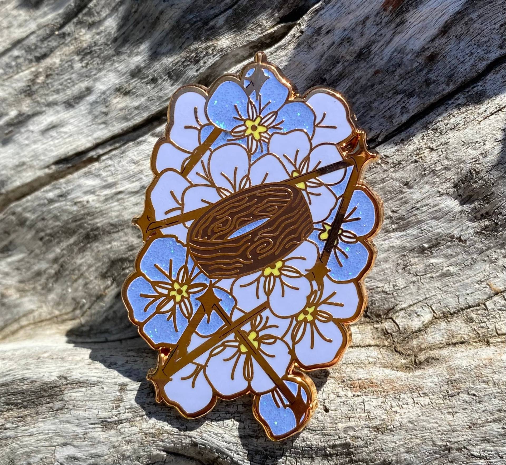 Luc's Ring Emaille Pin Von Addie Larue Inspiriert Luc's Ring Emaille Pin Von Addie Larue Inspiriert von EnchantedExtrasbyBri