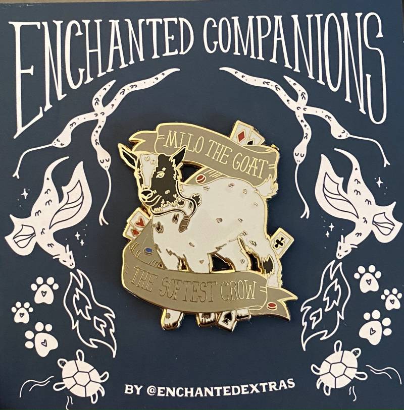 Milo Die Emotionale Unterstützung Ziege Schatten Und Knochen Weichste Crow Jesper Hard Enamel Pin Kaz Brekker Bester Freund Geschenk Für Ihren Leser von EnchantedExtrasbyBri
